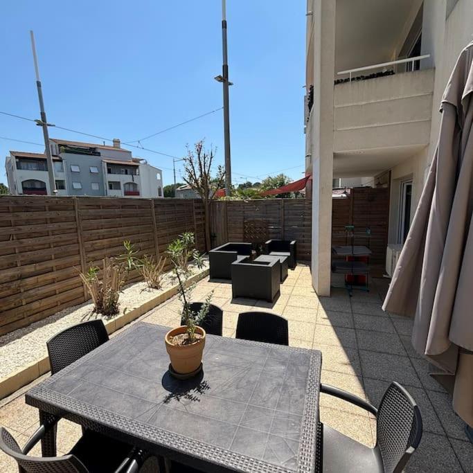 Appartement Terrasse Et Piscine Montpellier Exterior foto
